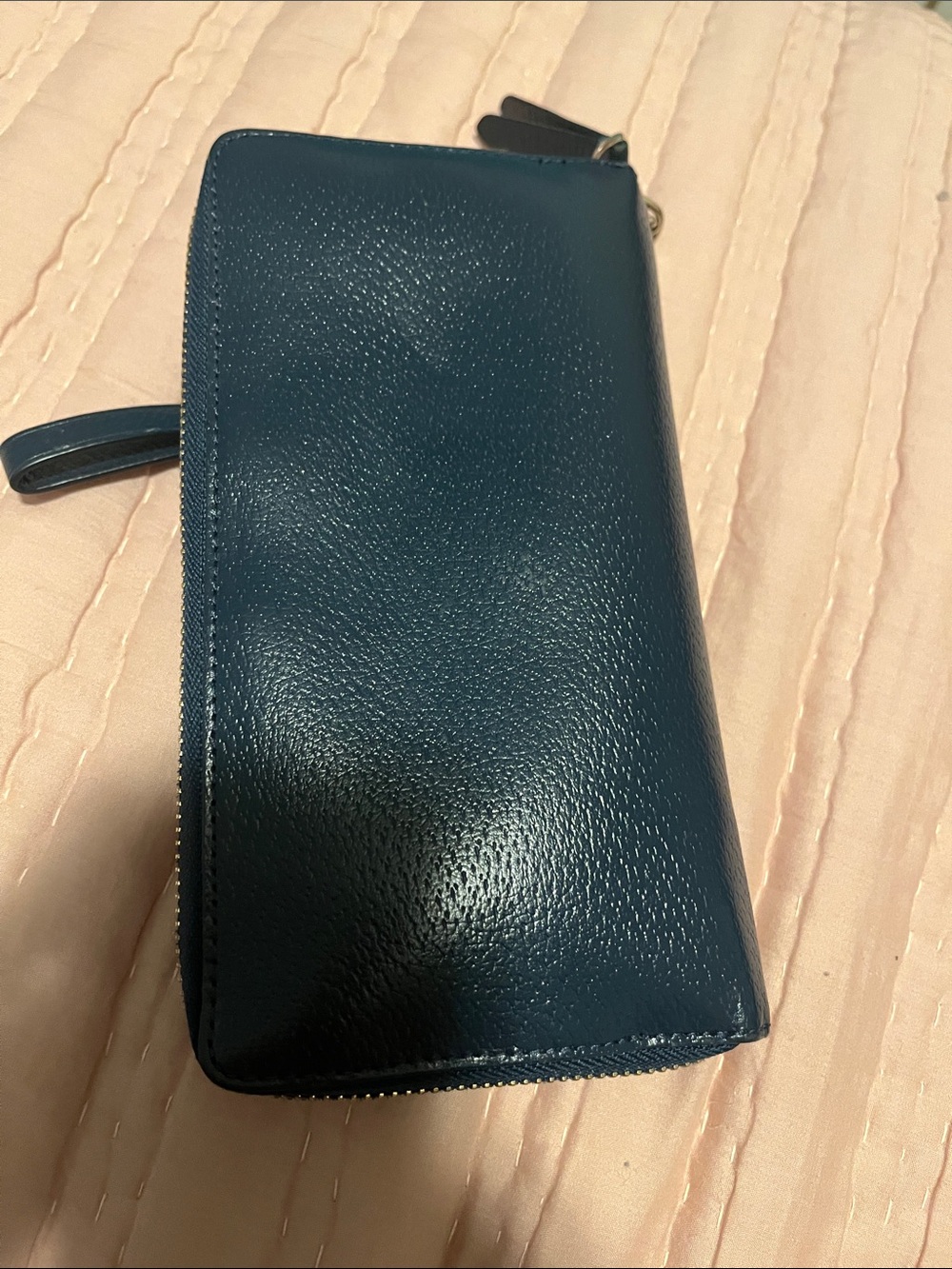 LAST CHANCE
kate spade navy pebbled zip-around wallet - Picture 4 of 9